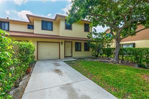 6094 Live Oak Ct in Tamarac, FL - Foto de edificio - Building Photo