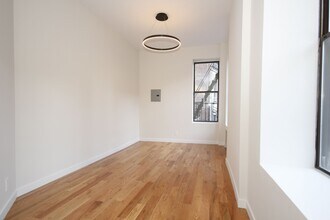 860 W End Ave in New York, NY - Building Photo - Building Photo