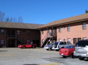 Tomlin Apartments in Norfolk, VA - Foto de edificio - Building Photo