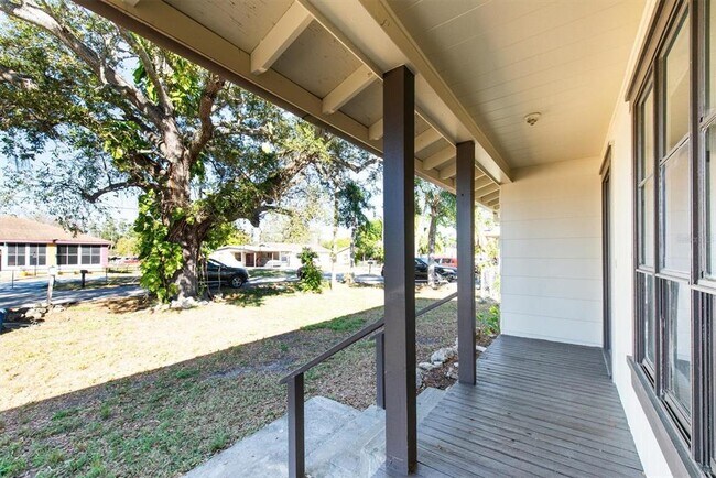 1607 18th St E in Palmetto, FL - Building Photo - Building Photo