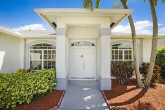 1422 Fairway Cir in Greenacres, FL - Building Photo - Building Photo