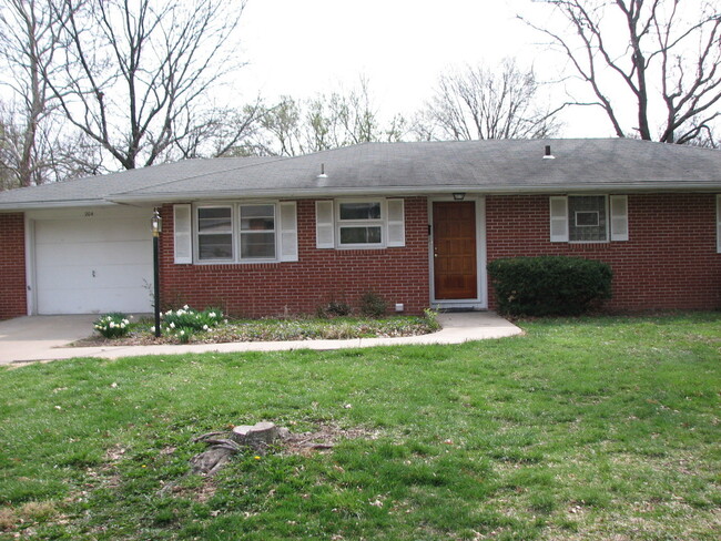 property at 204 E Briarwood Ln