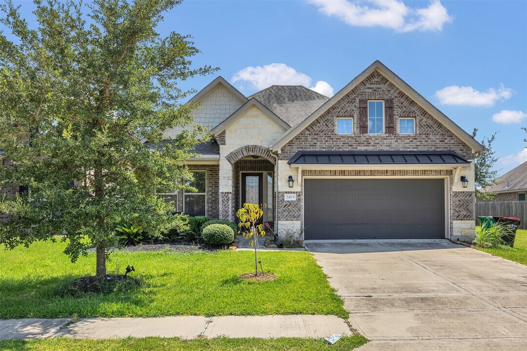 24119 Kingdom Isle Ln in Katy, TX - Foto de edificio