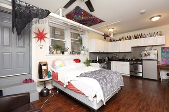 2120 N Dayton St, Unit J08P in Chicago, IL - Building Photo - Building Photo