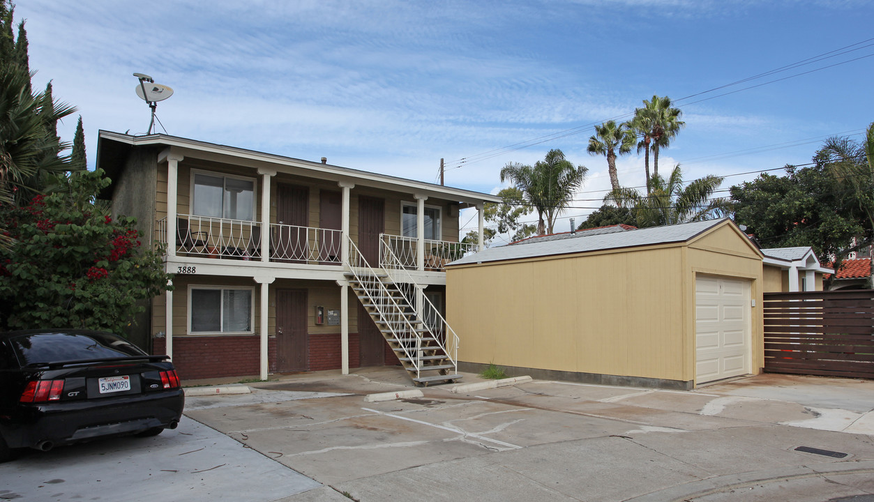 3888-3896 Harney St in San Diego, CA - Building Photo