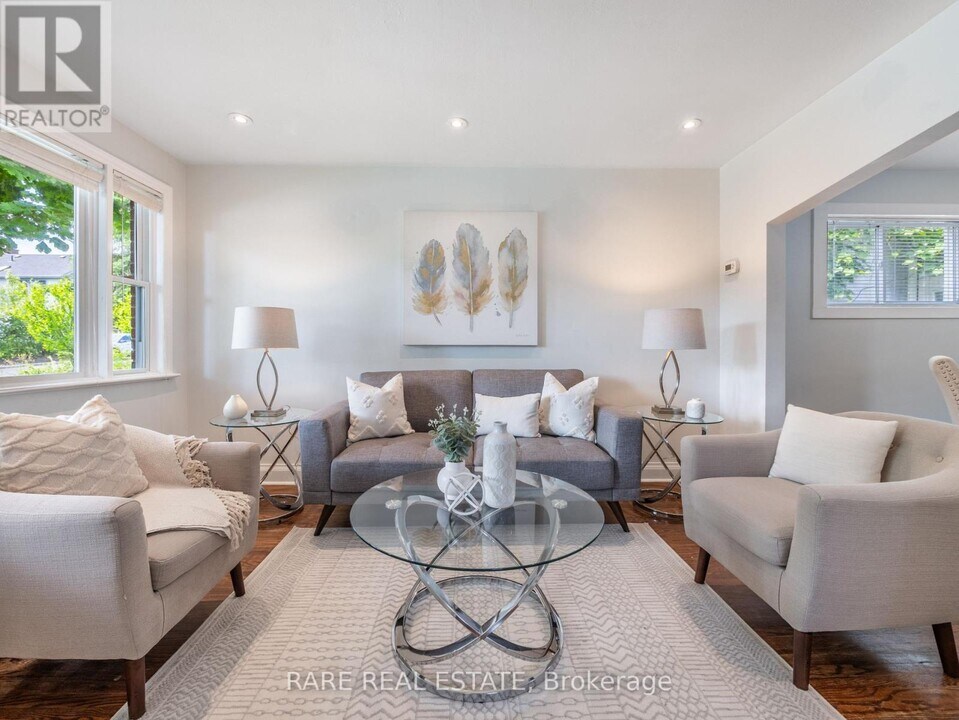 67 Glenburn Ave in Toronto, ON - Building Photo