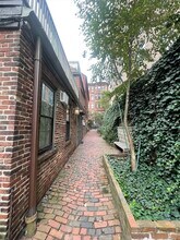 36 Joy St-Unit -F1 in Boston, MA - Building Photo - Building Photo