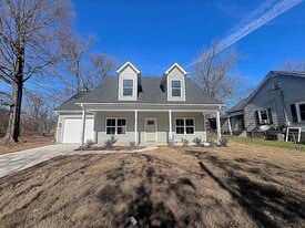 5 N 6th St in Greenville, SC - Building Photo