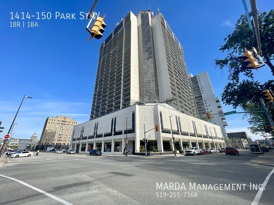 150 Park St W in Windsor, ON - Building Photo