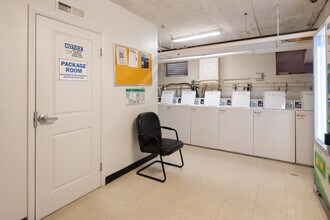 Skyline Towers in Washington, DC - Foto de edificio - Interior Photo