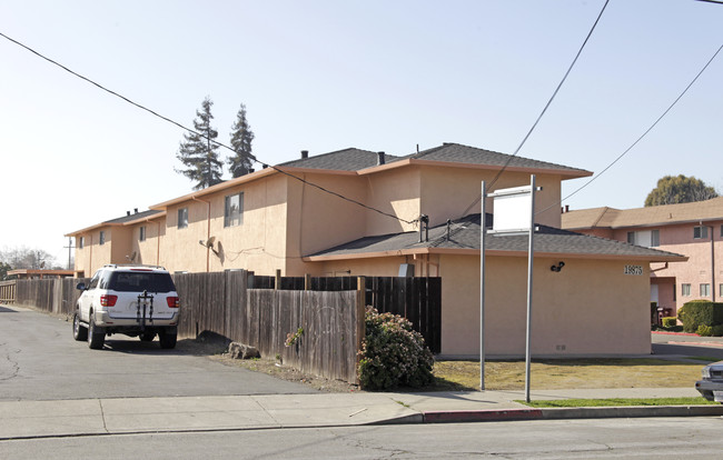 19875 Meekland Ave in Hayward, CA - Building Photo - Building Photo