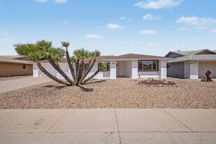 12714 W Crystal Lake Dr in Sun City West, AZ - Building Photo
