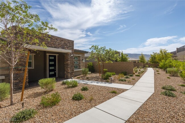 property at 929 Silverfir Ct