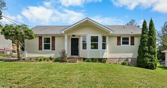 741 Princeton Cir in Clarksville, TN - Building Photo