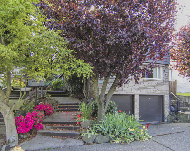 Villa Apartments in Seattle, WA - Foto de edificio - Building Photo