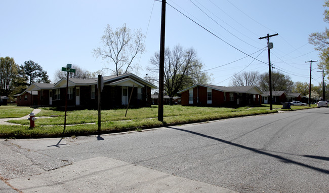 Belleview Apartments in Selma, NC - Building Photo - Building Photo