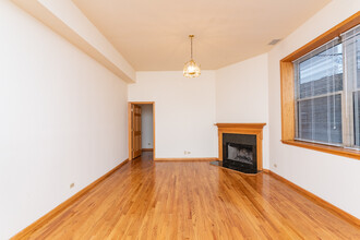 2335 W Montana St, Unit 2C in Chicago, IL - Building Photo - Building Photo