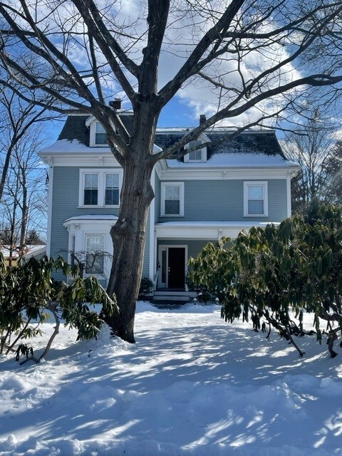 76 Highland Ave in Newton, MA - Foto de edificio - Building Photo