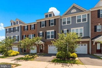 8405 Girvan Ct in Manassas, VA - Building Photo - Building Photo