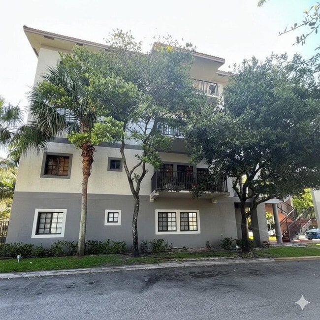 property at 2801 Riverside Dr