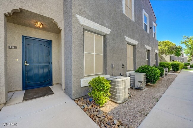 10245 S Maryland Pkwy in Las Vegas, NV - Building Photo - Building Photo