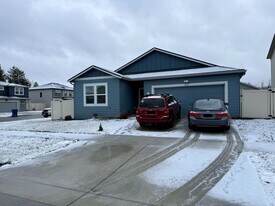 3220 E Harding Ave in Mead, WA - Building Photo