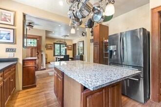 2260 5th Ave in Youngstown, OH - Building Photo - Building Photo