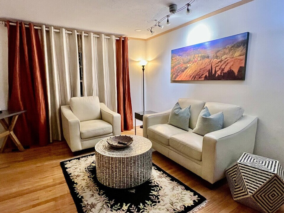 12001 State Rte 5320 in Reston, VA - Building Photo