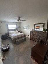 555 3rd St N in St. Petersburg, FL - Foto de edificio - Building Photo