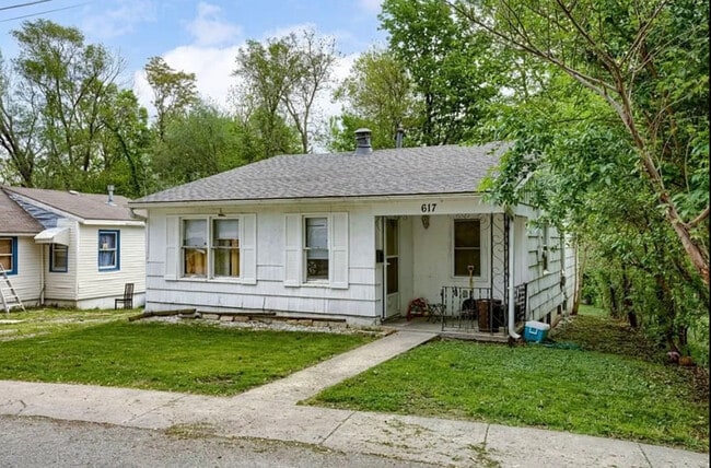 property at 617 S Lake Dr