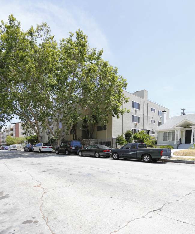 848 Gramercy Drive in Los Angeles, CA - Foto de edificio - Building Photo