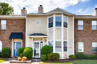 11112 Memorial Pkwy SW in Huntsville, AL - Building Photo - Building Photo