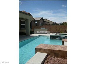 6932 Homing Pigeon Pl in North Las Vegas, NV - Foto de edificio - Building Photo