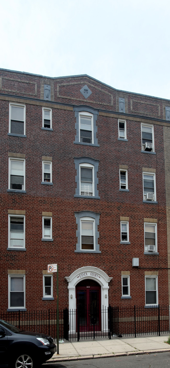 Essex Court in Ridgewood, NY - Building Photo - Building Photo