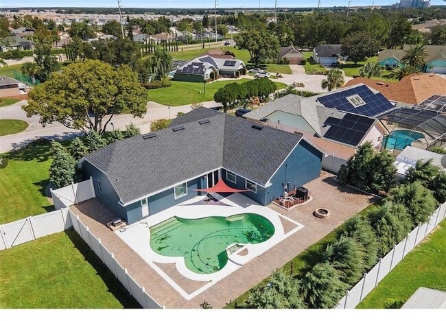 5517 Loma Vista Dr E in Davenport, FL - Building Photo - Building Photo