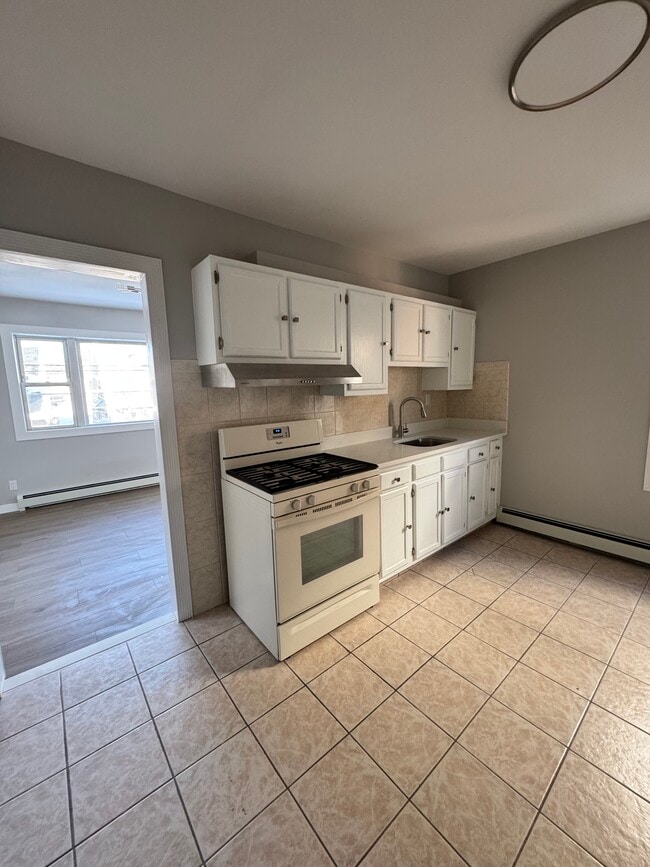 8510 5th Ave in North Bergen, NJ - Building Photo - Building Photo