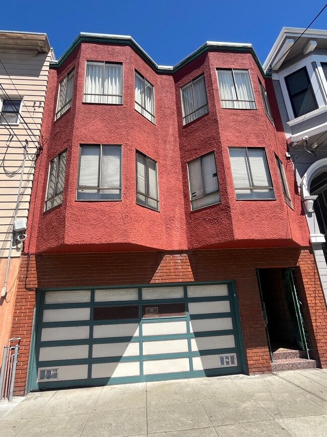 376 3rd Ave, Unit Apartment - 3 bed