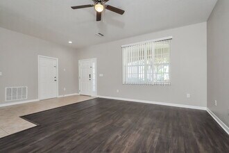 912 15th St NE in Ruskin, FL - Building Photo - Building Photo