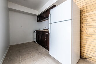 8515 S Green Chicago, IL 60620 in Chicago, IL - Building Photo - Building Photo