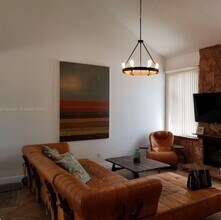 9535 SW 148th Ave Cir E in Miami, FL - Foto de edificio - Building Photo