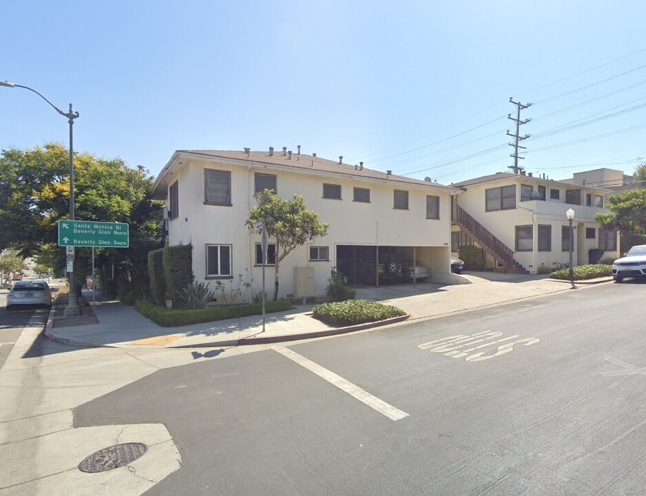 10464 Santa Monica Blvd in Los Angeles, CA - Building Photo