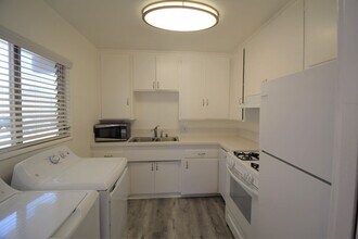 4334 Mammoth Ave in Los Angeles, CA - Building Photo - Building Photo