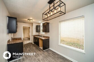 9204 Lazzini Cove in Cordova, TN - Foto de edificio - Building Photo