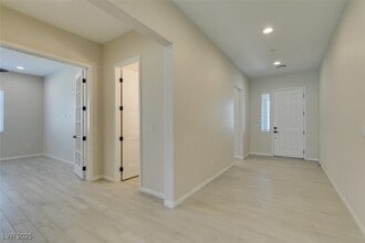 10973 Krista Leigh Ave in Las Vegas, NV - Building Photo - Building Photo