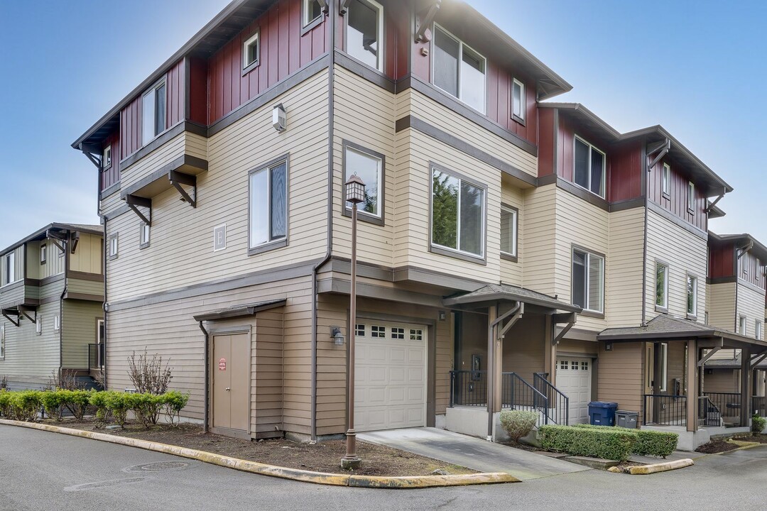 2115 201st Pl SE in Bothell, WA - Building Photo