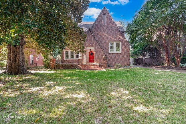 property at 919 Monrovia St