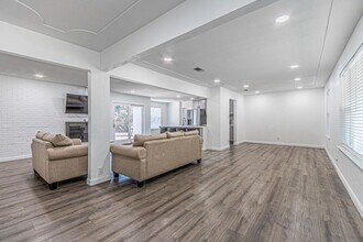 1805 W Cedar Elm Dr in Arlington, TX - Building Photo - Building Photo