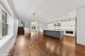 2342 W Melrose St in Chicago, IL - Building Photo - Building Photo
