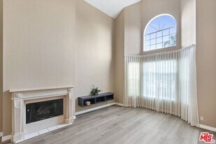 2210 Graham Ave, Unit 2613 in Redondo Beach, CA - Building Photo