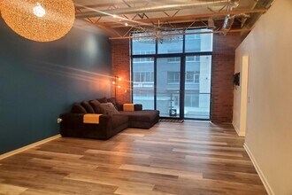 111 N Main St in Royal Oak, MI - Building Photo - Building Photo